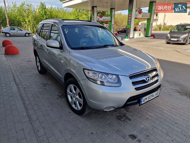 Позашляховик / Кросовер Hyundai Santa FE 2007 в 