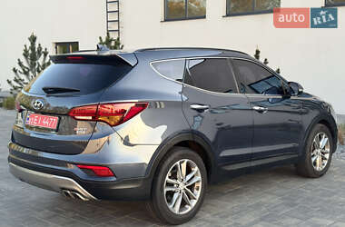 Внедорожник / Кроссовер Hyundai Santa FE 2015 в 