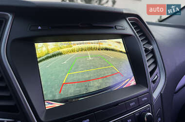 Внедорожник / Кроссовер Hyundai Santa FE 2015 в 