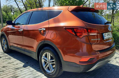 Внедорожник / Кроссовер Hyundai Santa FE 2016 в 