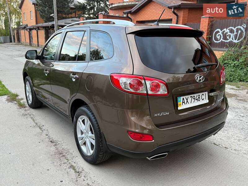 Позашляховик / Кросовер Hyundai Santa FE 2011 в Харкові
