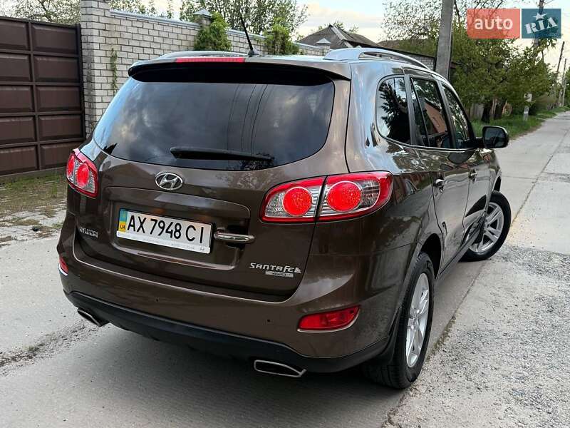 Позашляховик / Кросовер Hyundai Santa FE 2011 в Харкові