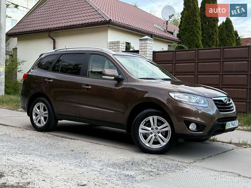 Позашляховик / Кросовер Hyundai Santa FE 2011 в Харкові