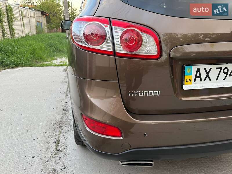 Позашляховик / Кросовер Hyundai Santa FE 2011 в Харкові