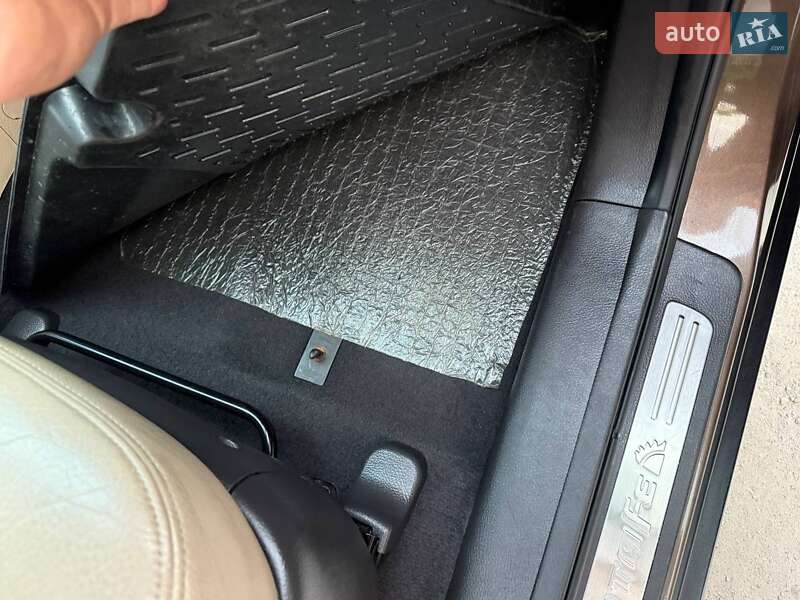 Позашляховик / Кросовер Hyundai Santa FE 2011 в Харкові