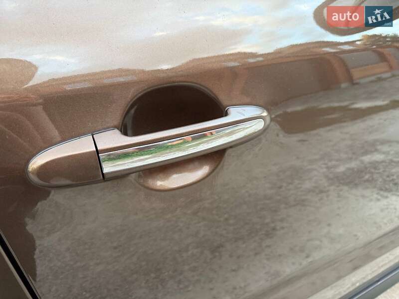 Позашляховик / Кросовер Hyundai Santa FE 2011 в Харкові
