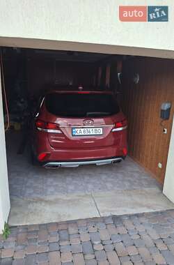 Внедорожник / Кроссовер Hyundai Santa FE 2017 в 