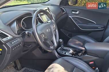 Внедорожник / Кроссовер Hyundai Santa FE 2016 в 