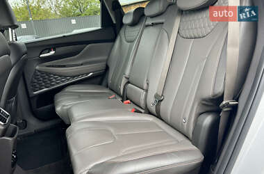 Внедорожник / Кроссовер Hyundai Santa FE 2019 в 