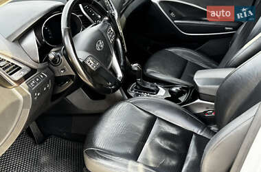 Позашляховик / Кросовер Hyundai Santa FE 2013 в 