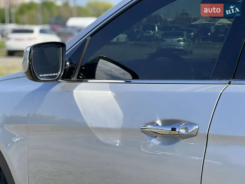 Позашляховик / Кросовер Hyundai Santa FE 2013 в Львові