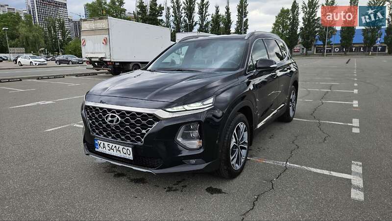 Внедорожник / Кроссовер Hyundai Santa FE 2019 в 