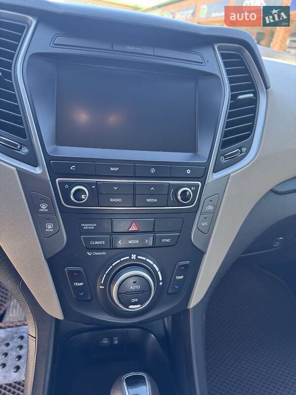 Внедорожник / Кроссовер Hyundai Santa FE 2017 в Кривом Роге