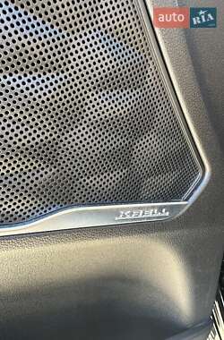 Внедорожник / Кроссовер Hyundai Santa FE 2020 в 