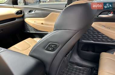 Внедорожник / Кроссовер Hyundai Santa FE 2020 в 
