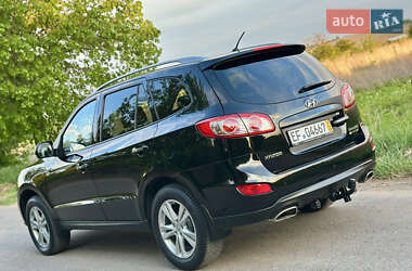 Позашляховик / Кросовер Hyundai Santa FE 2011 в 