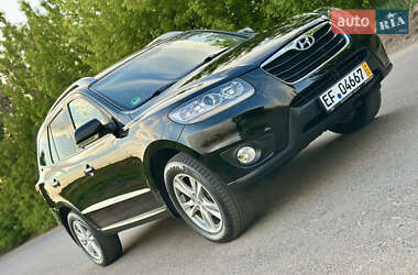 Позашляховик / Кросовер Hyundai Santa FE 2011 в 