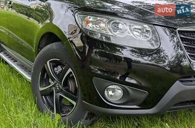 Позашляховик / Кросовер Hyundai Santa FE 2010 в 