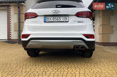Внедорожник / Кроссовер Hyundai Santa FE 2015 в 