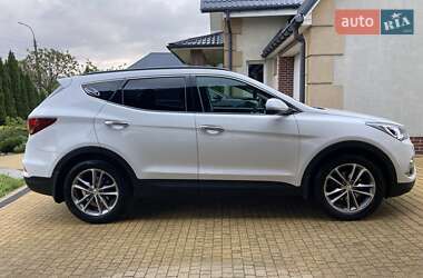 Внедорожник / Кроссовер Hyundai Santa FE 2015 в 