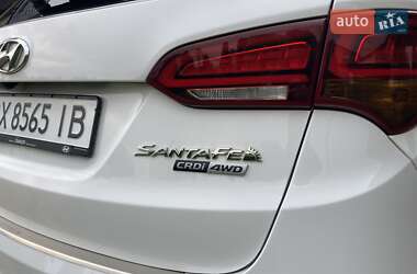 Внедорожник / Кроссовер Hyundai Santa FE 2015 в 