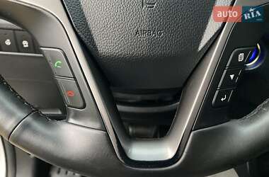 Внедорожник / Кроссовер Hyundai Santa FE 2015 в 