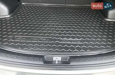 Внедорожник / Кроссовер Hyundai Santa FE 2015 в 