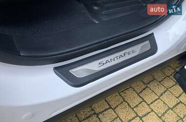 Внедорожник / Кроссовер Hyundai Santa FE 2015 в 