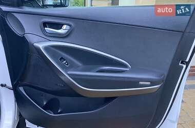 Внедорожник / Кроссовер Hyundai Santa FE 2015 в 
