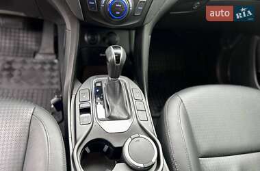 Внедорожник / Кроссовер Hyundai Santa FE 2014 в 