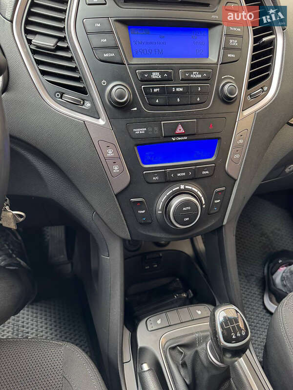 Позашляховик / Кросовер Hyundai Santa FE 2012 в Рівному