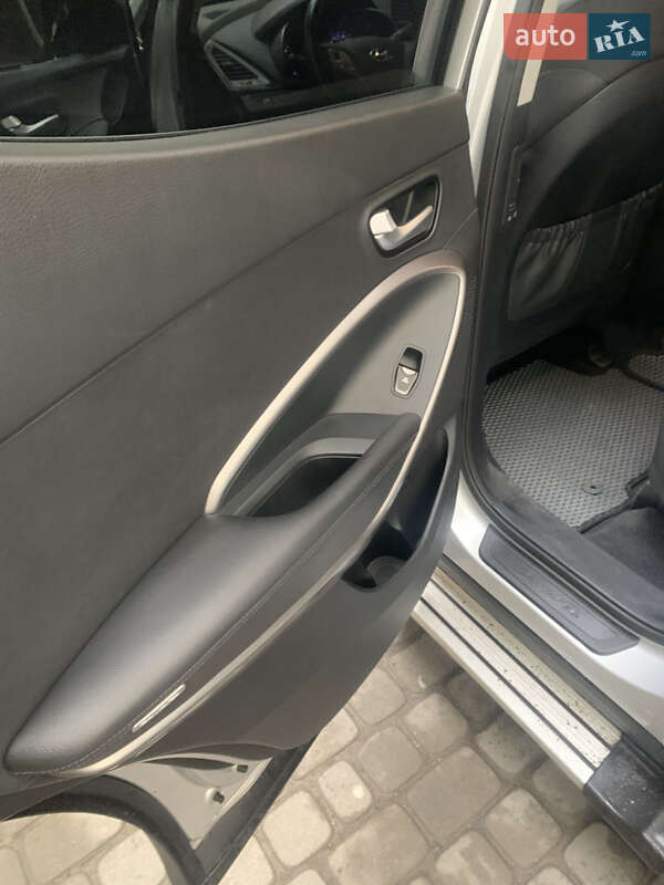 Позашляховик / Кросовер Hyundai Santa FE 2012 в Рівному