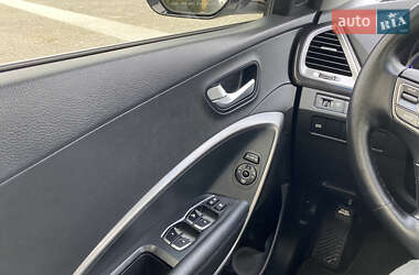 Позашляховик / Кросовер Hyundai Santa FE 2014 в 