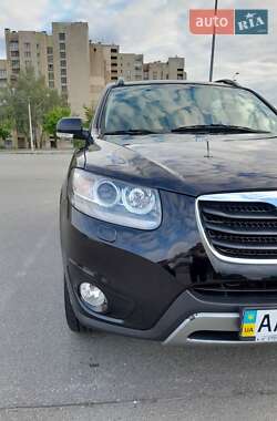 Внедорожник / Кроссовер Hyundai Santa FE 2012 в 