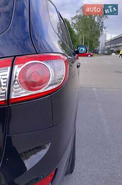 Внедорожник / Кроссовер Hyundai Santa FE 2012 в 
