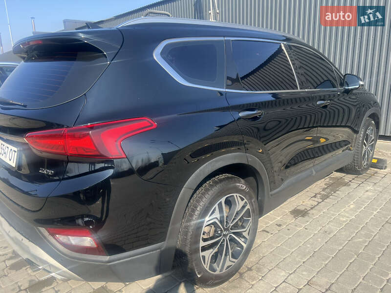 Позашляховик / Кросовер Hyundai Santa FE 2019 в Винниках