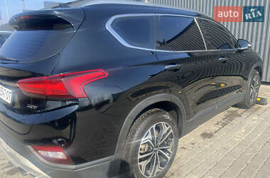 Позашляховик / Кросовер Hyundai Santa FE 2019 в 