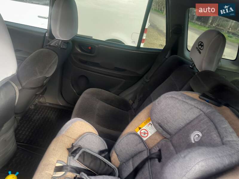 Позашляховик / Кросовер Hyundai Santa FE 2001 в Брошневі-Облозі
