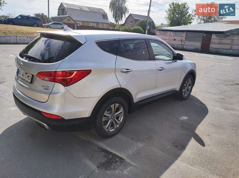 Позашляховик / Кросовер Hyundai Santa FE 2015 в Ірпені