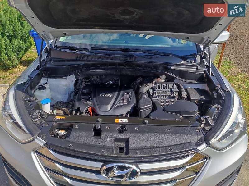 Позашляховик / Кросовер Hyundai Santa FE 2015 в Ірпені