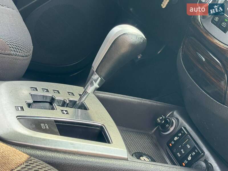 Позашляховик / Кросовер Hyundai Santa FE 2012 в Охтирці