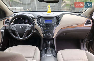 Позашляховик / Кросовер Hyundai Santa FE 2012 в 