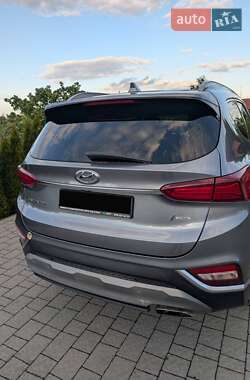 Внедорожник / Кроссовер Hyundai Santa FE 2018 в 