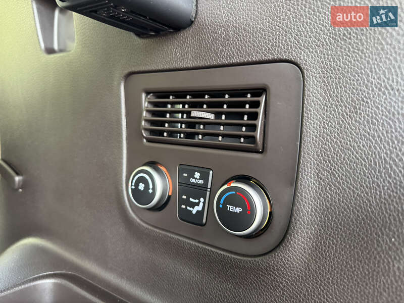 Внедорожник / Кроссовер Hyundai Santa FE 2015 в Стрые