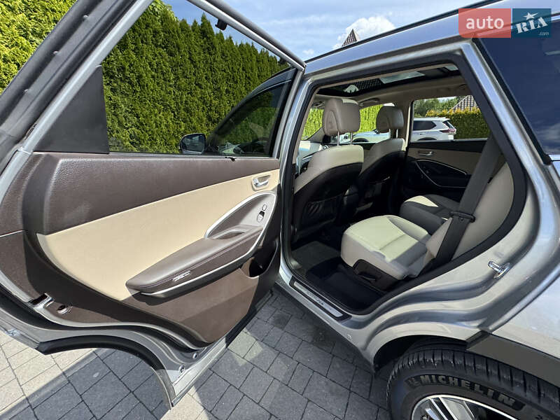 Внедорожник / Кроссовер Hyundai Santa FE 2015 в Стрые
