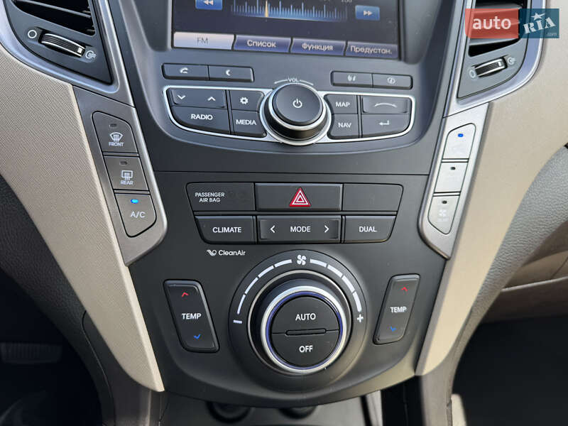 Внедорожник / Кроссовер Hyundai Santa FE 2015 в Стрые