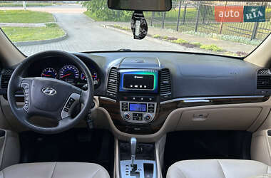 Позашляховик / Кросовер Hyundai Santa FE 2011 в 