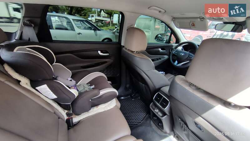 Позашляховик / Кросовер Hyundai Santa FE 2019 в Івано-Франківську