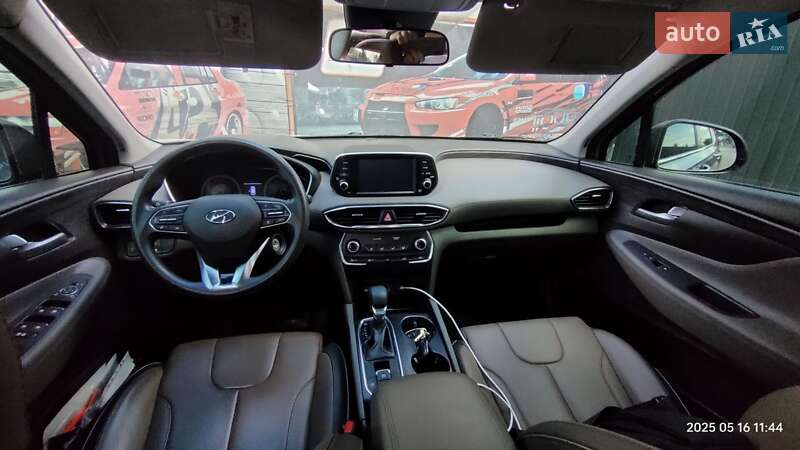 Позашляховик / Кросовер Hyundai Santa FE 2019 в Івано-Франківську