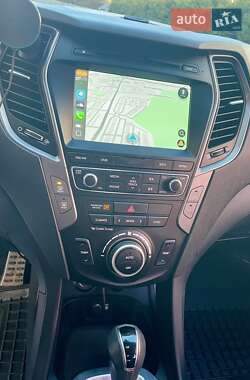 Позашляховик / Кросовер Hyundai Santa FE 2017 в 